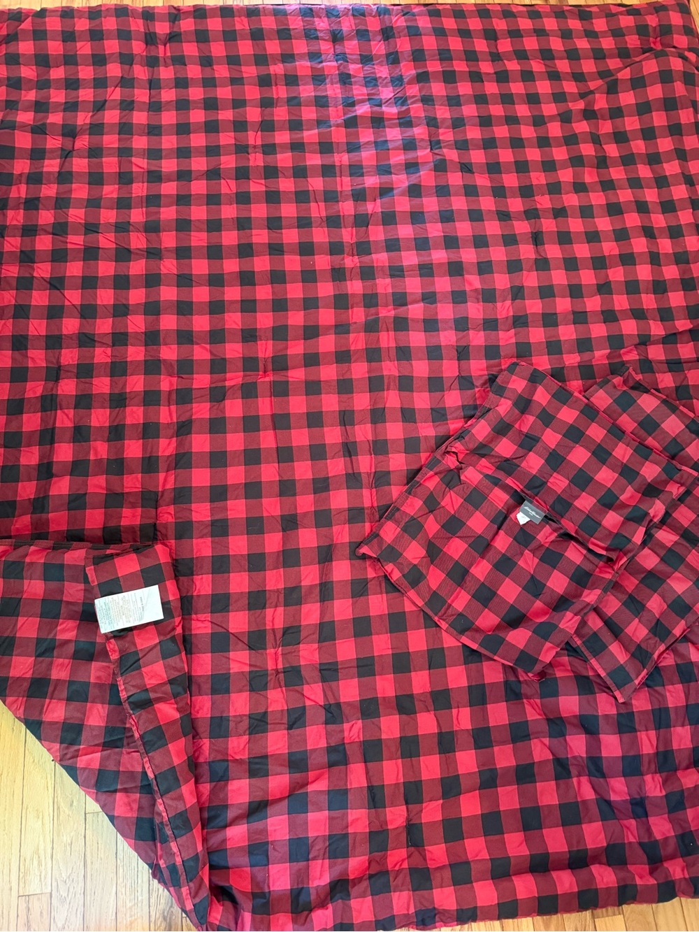 Eddie Bauer Red and Black Buffalo Plaid Queen Comforter w Shams
